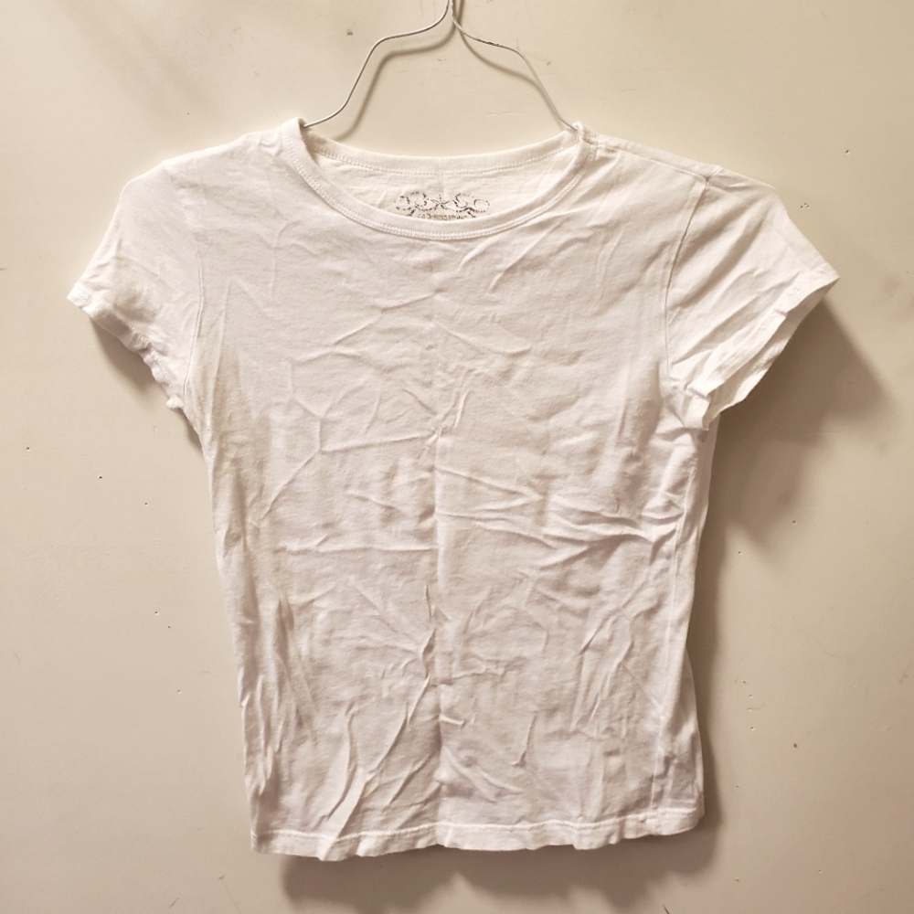 White tee